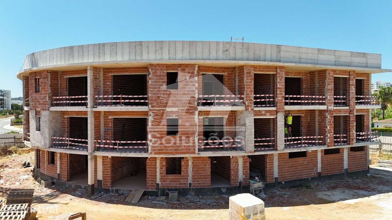 Excelente Apartamento T2+1 no Empreendimento  Direct Ocean View - Lago - Grande imagem: 2/19