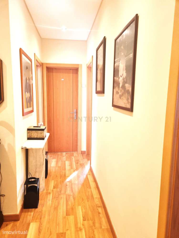 Apartamento T2 Renovado em Mina de Água, Amadora - Grande imagem: 2/38