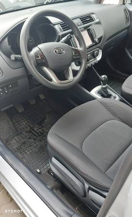 Kia Rio 1.2 M - 12