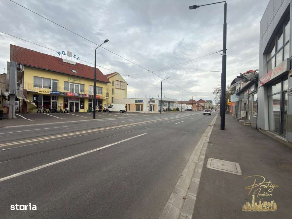 Spatiu comercial de tip showroom de inchiriat pe Bd. Decebal - Oradea - Imagine principală: 1/10
