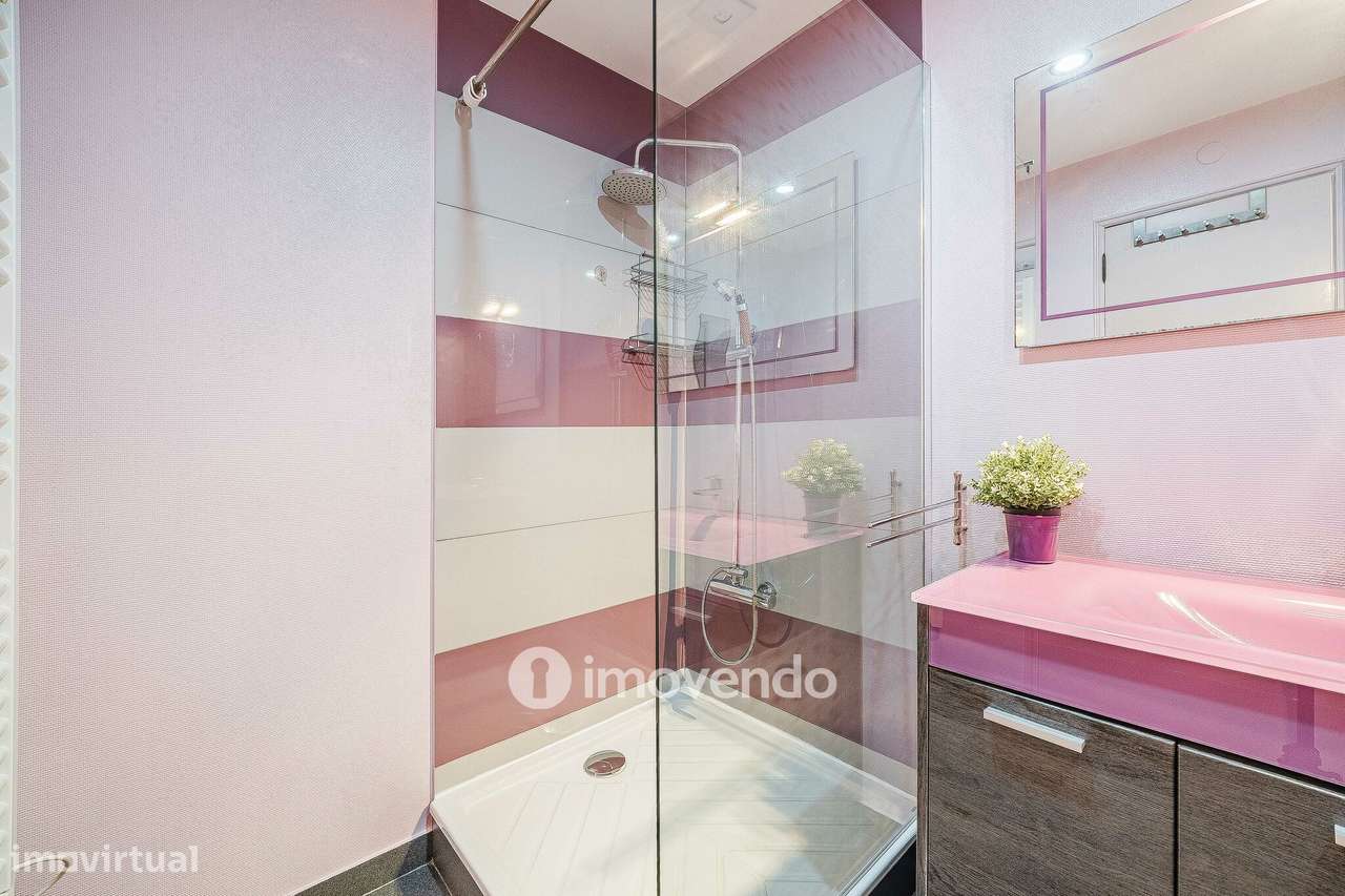 Moradia T4 com garagem e espaço exterior enorme, em Coruche-50