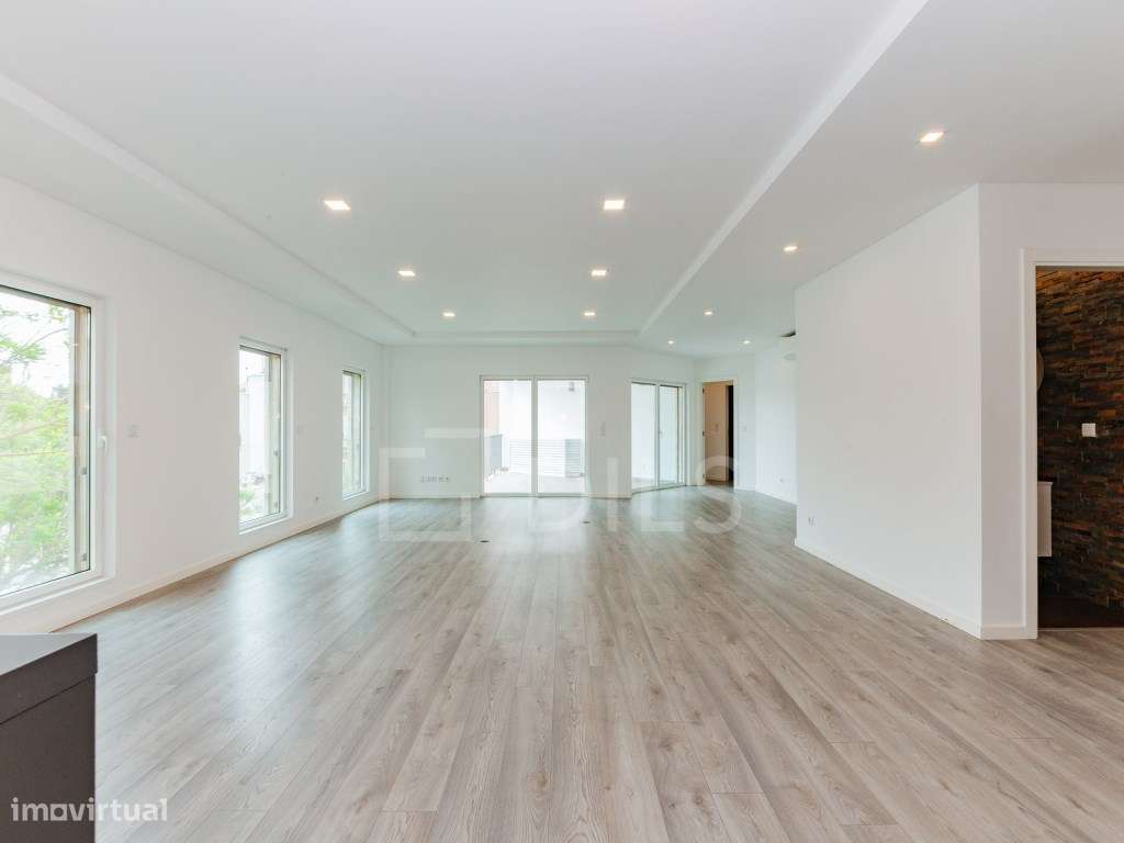 Apartamento T2 com varanda e garagem na Estrela, São Bento - Grande imagem: 3/49