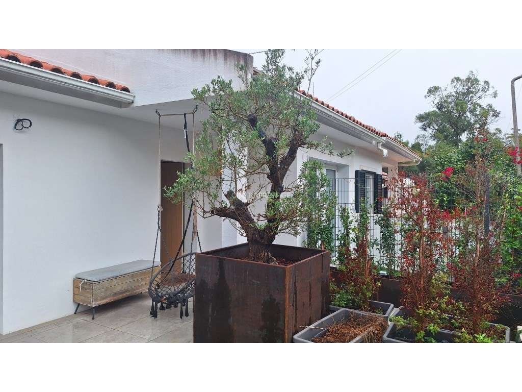 Moradia T5 Remodelada com Painéis Fotovoltaicos - Monte Santos, Sintra-7