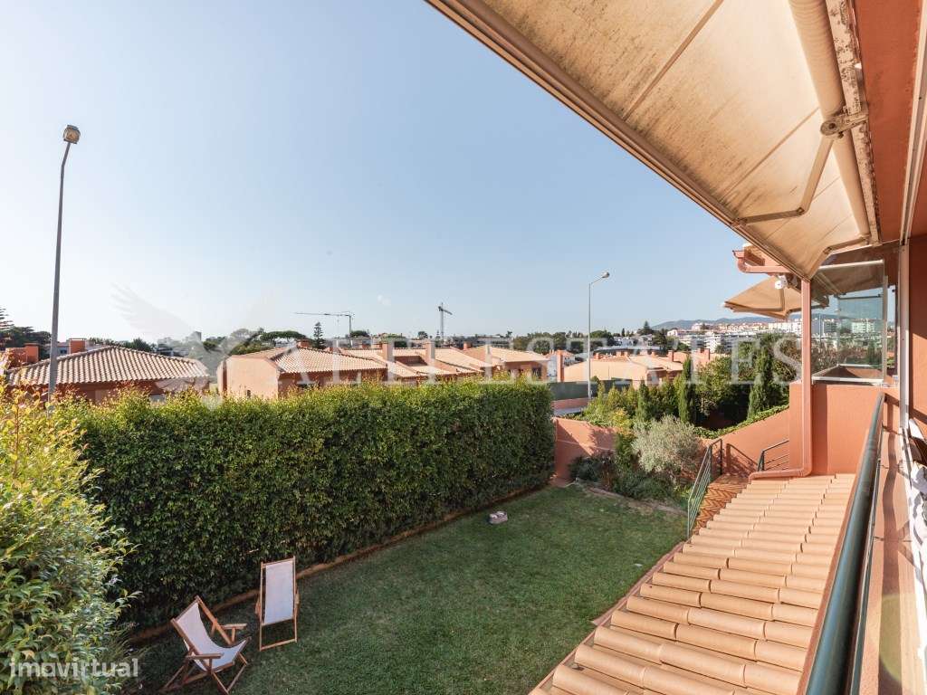 Apartamento T4 no prestigiado Monte Estoril.-8