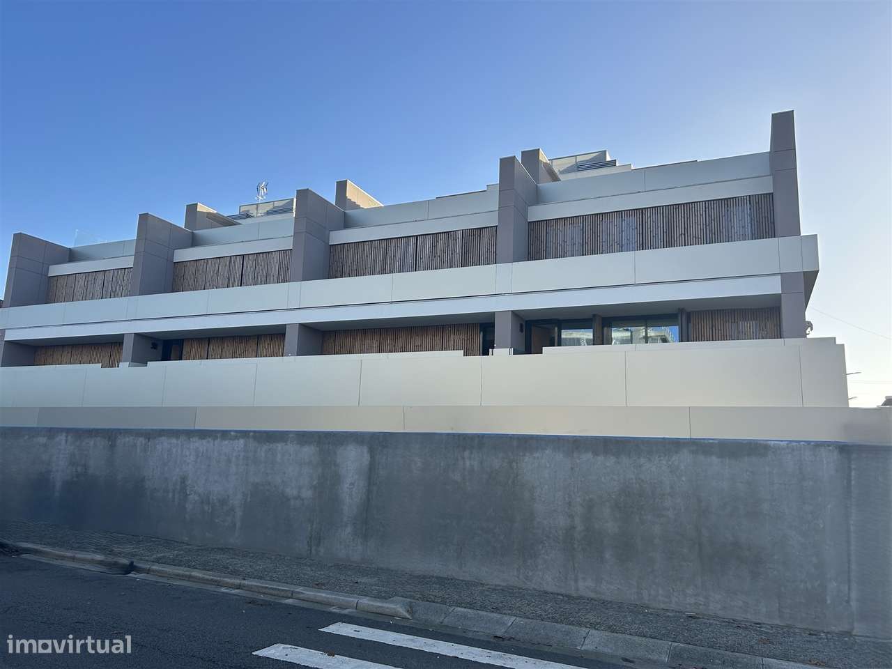 T4+1 Triplex c/ piscina junto à praia na Foz do Douro - Grande imagem: 2/8