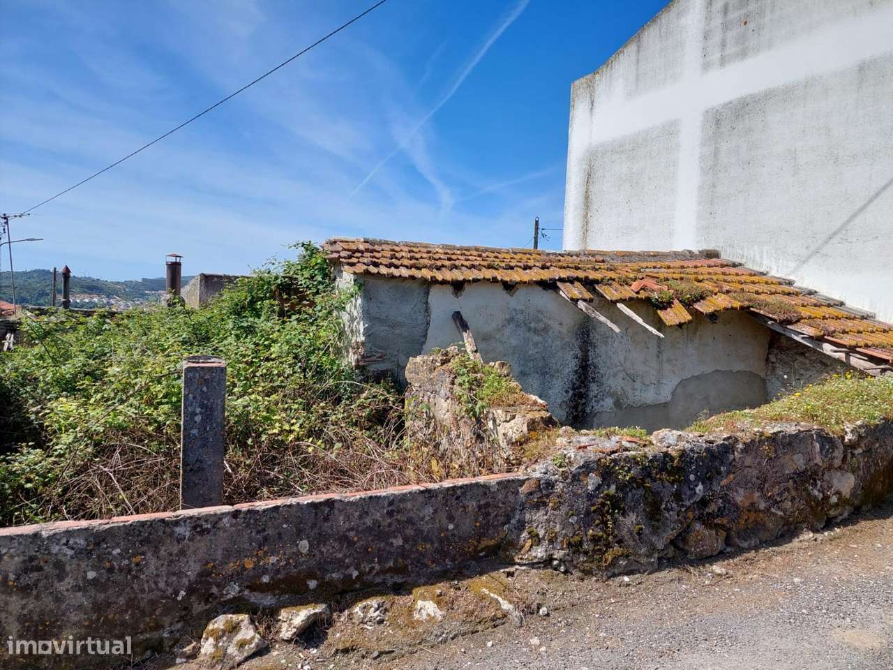 Terreno com Ruina e Projeto em curso para Moradia T2 Geminada , no...-11