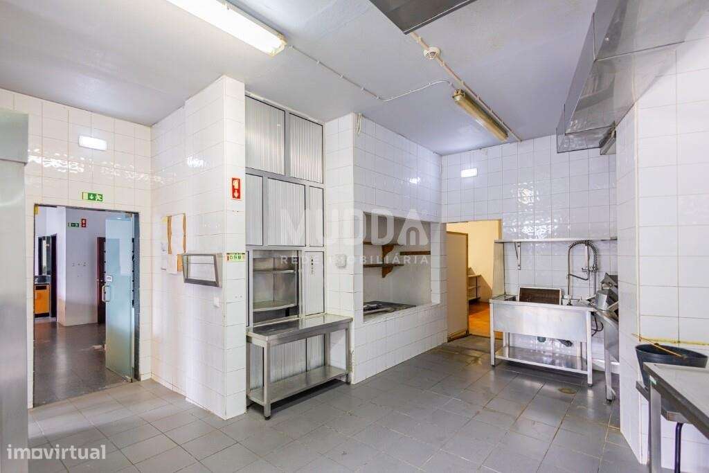 Espaço Comercial Premium com 715 m2 no Centro de Aveiro-20