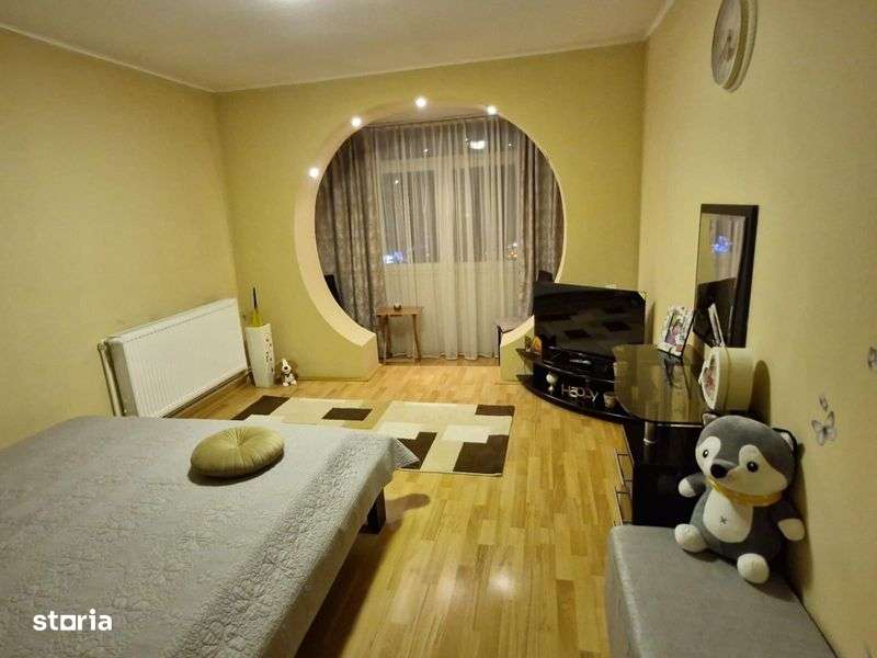 Apartament de inchiriat 4 camere - Imagine principală: 4/8