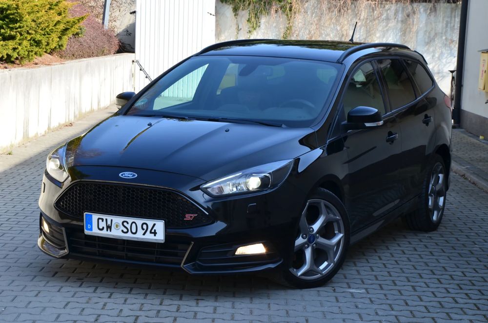Ford Focus Mk3 2.0 TDCi ST mit Leder-Exclusiv-Paket 2015