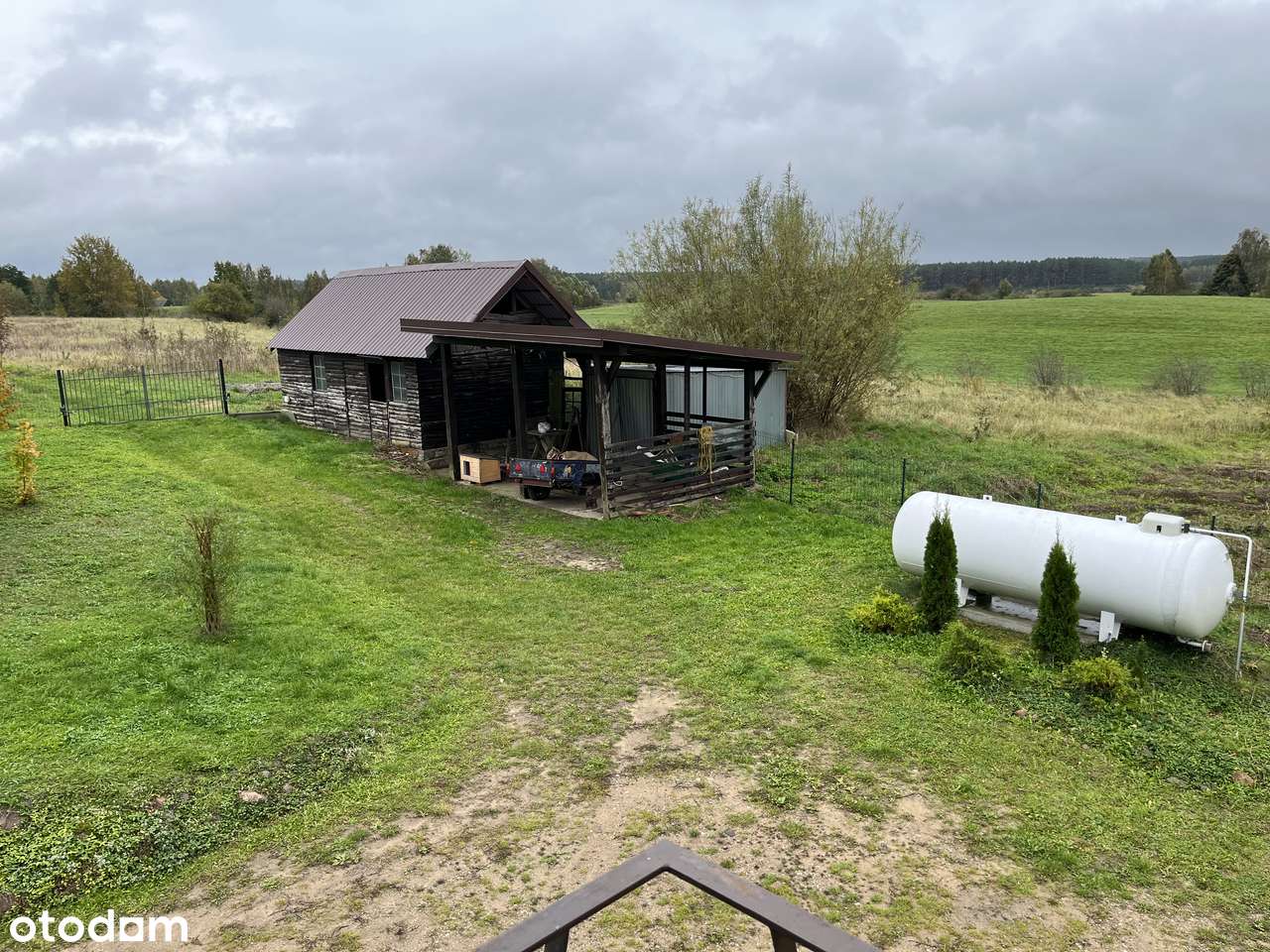 Przestronny dom z garażem i ogrodem w cichej okolicy - Pełny obrazek: 4/5