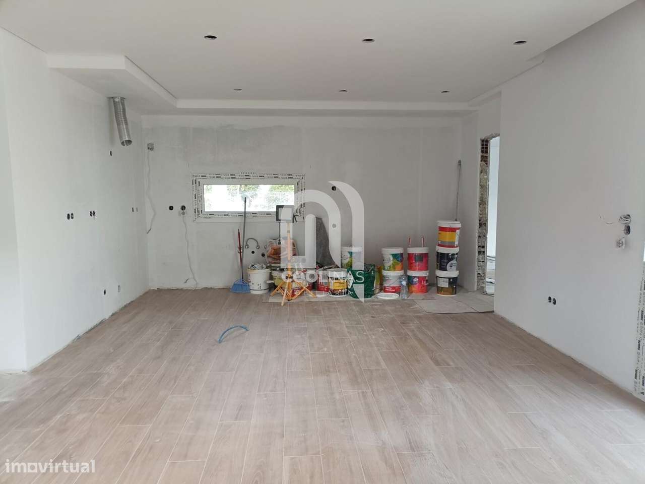 Fantástica Moradia Térrea T3+1 com Piscina de água salgada e aquecida.-4