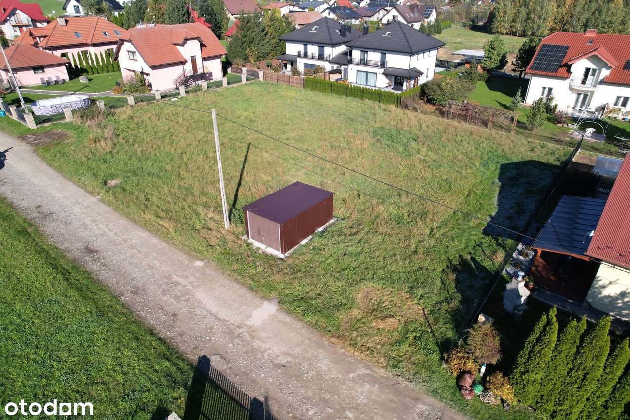 dwie płaskie działki po 7 arów tworzące prawie kwadrat-9