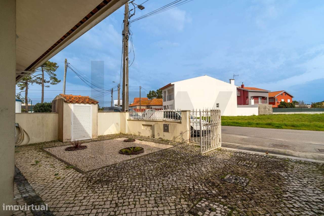 Moradia T4 Exclusiva: Conforto Moderno e Localização Privilegiada - Grande imagem: 5/49