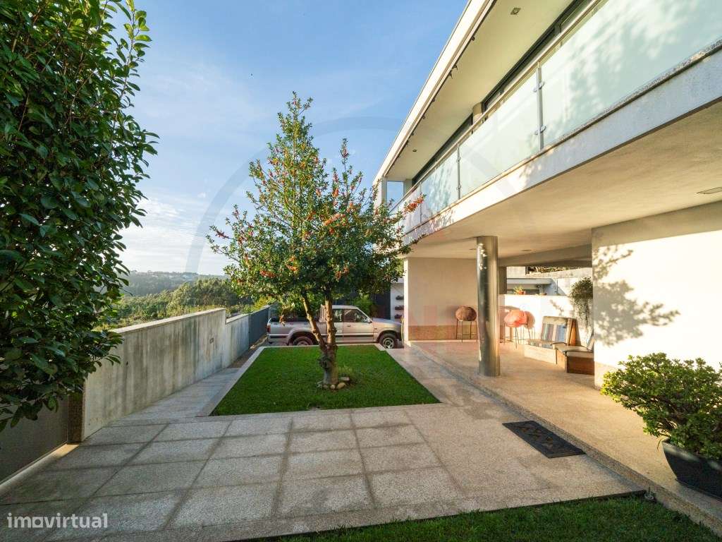 Moradia T3+1 de linhas modernas, com áreas bastante generosas, gara... - Grande imagem: 5/56