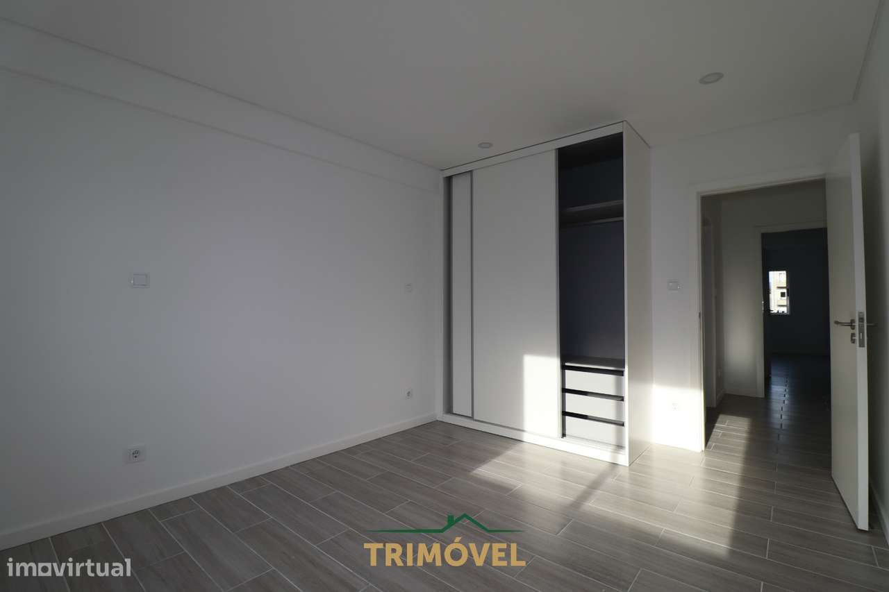 Apartamento T3 Venda em São João da Madeira,São João da Madeira-10