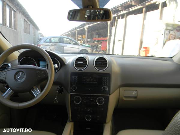 Dezmembrari  Mercedes-Benz ML / M-CLASS (W164)  2005  > 0000 ML 300 C - 17