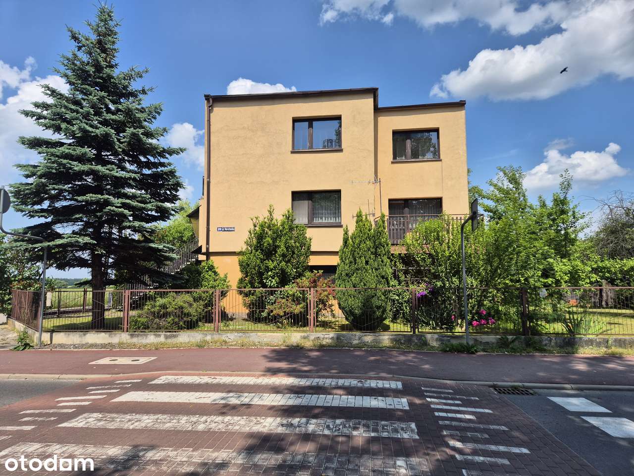 Super cena, dom z ogrodem w znakomitej lokalizacji - Jarocin-3