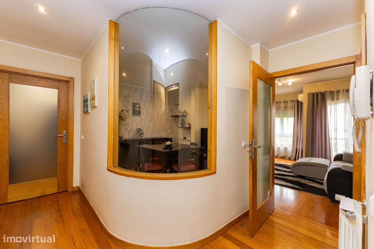 T3 Último Piso c/ Varanda, Garagem e Arrumos. Av. Altino Coelho,...-2