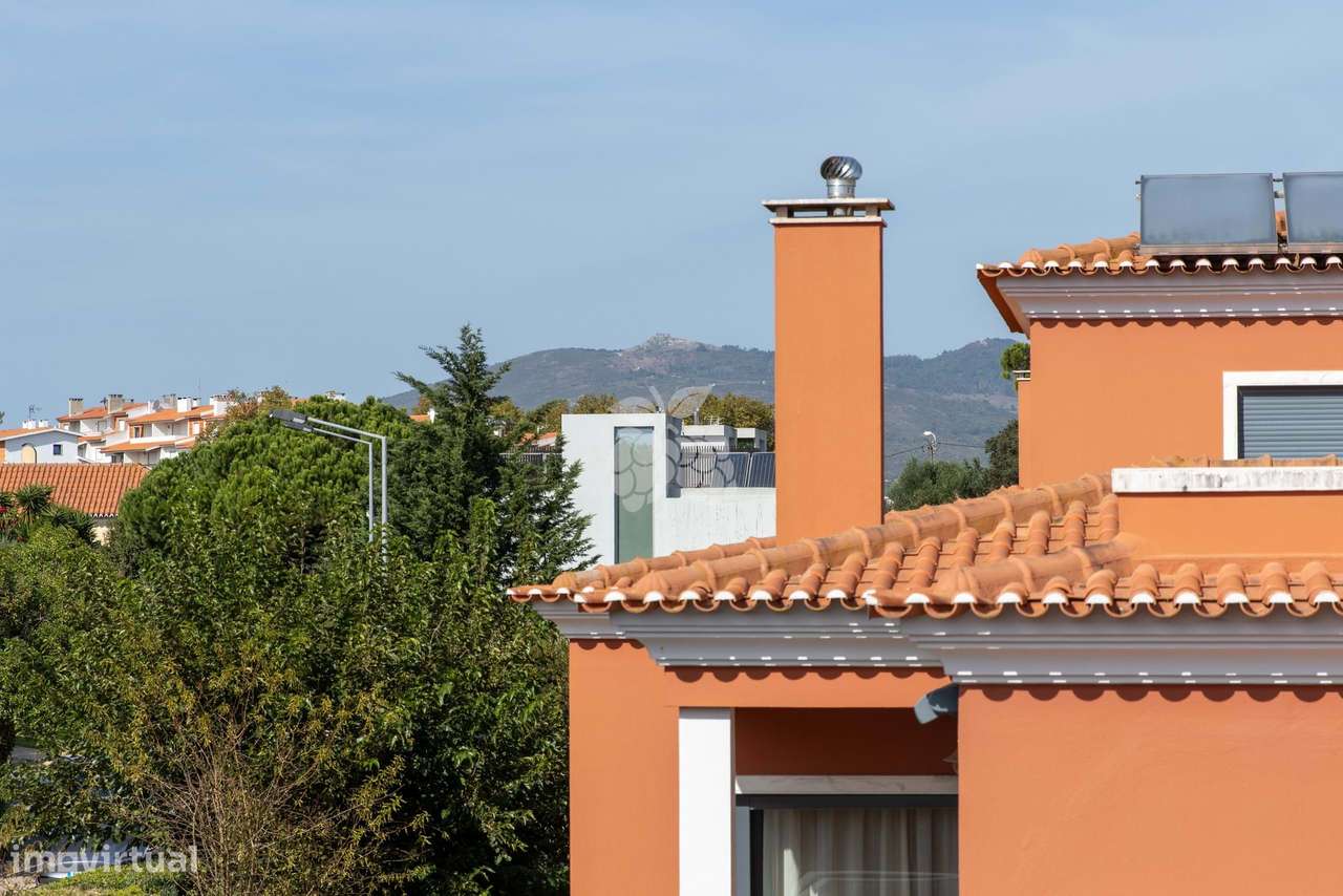 Apartamento T4 Duplex Costa da Guia-36