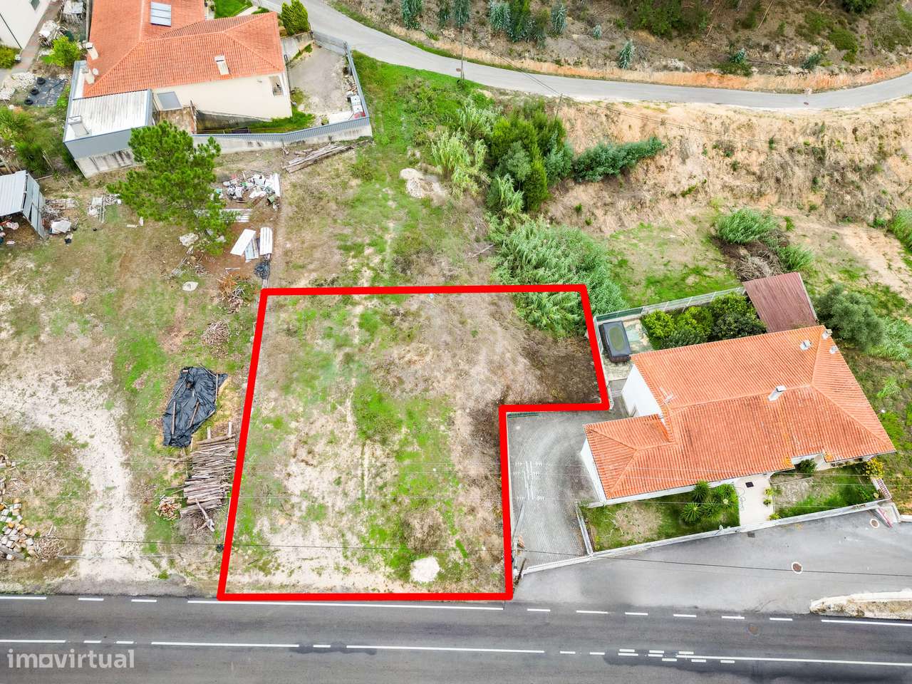 Espaçoso Terreno em Milagres, Leiria - 730m² para Construção - Grande imagem: 3/4