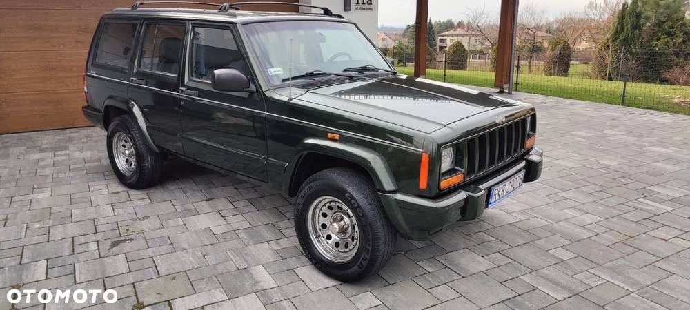 Jeep Cherokee 4.0 Limited - 28