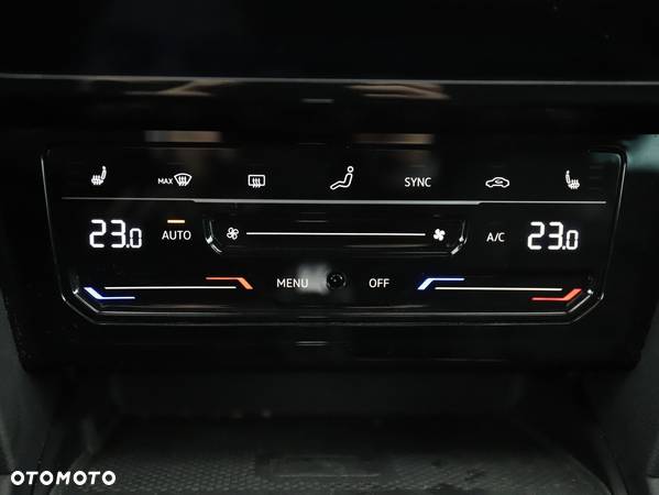 Volkswagen Passat 2.0 TSI 4Mot R-Line Edition DSG - 34