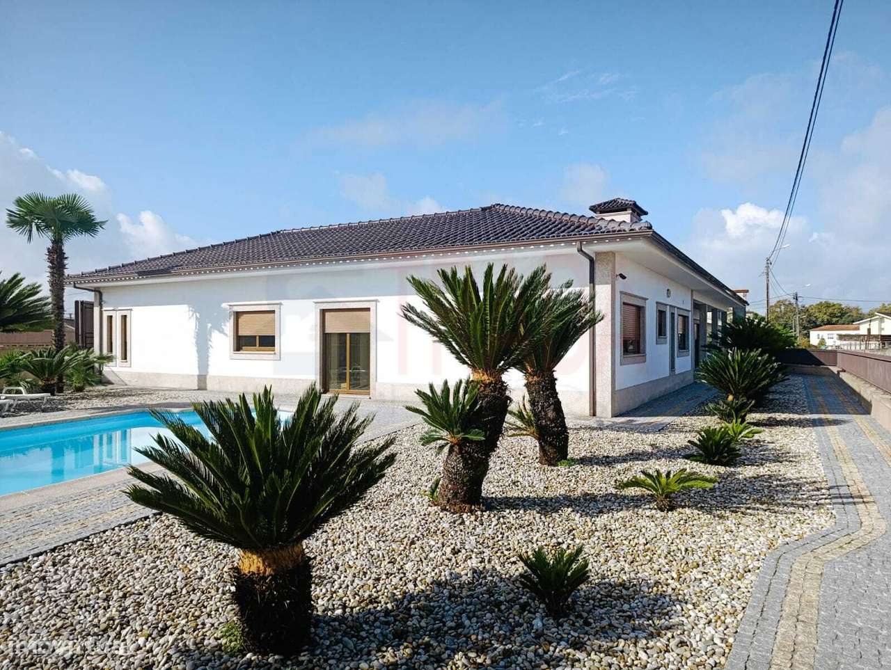 Moradia em pedra térrea T3 com piscina em Mire de Tibães - Braga - Grande imagem: 1/44