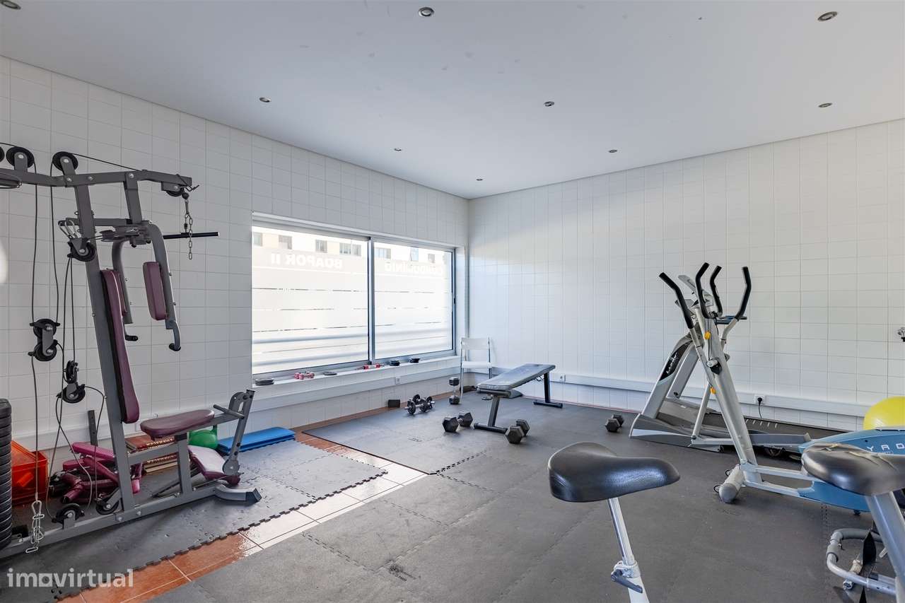 Apartamento T3 no Bessa com Varanda e Garagem box-36