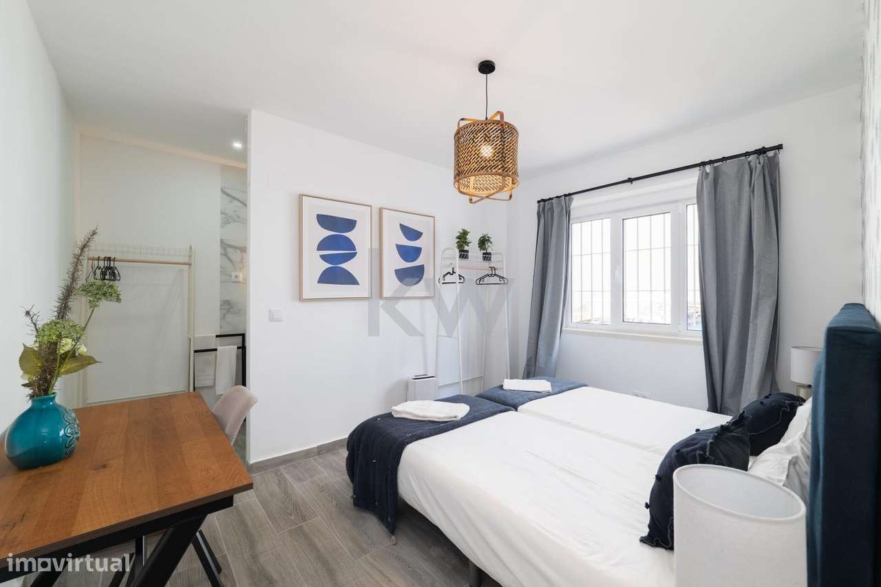 Moradia renovada  no Centro do Carregado, com jardim e 3 utilizações i - Grande imagem: 2/49