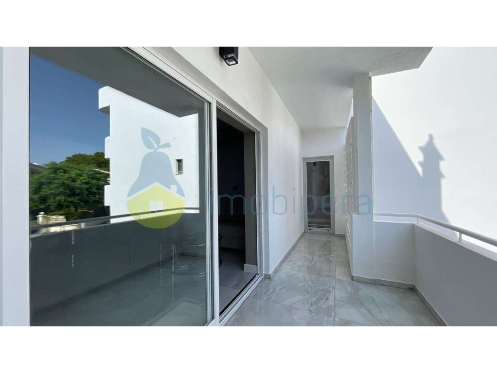 Apartamento T3 Renovado em 2025 com Piscina em Vilamoura - Grande imagem: 5/47