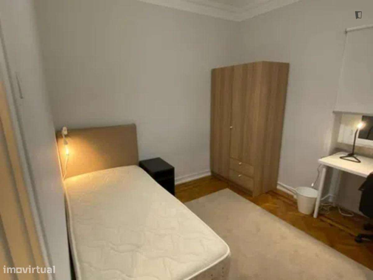 Quarto - localizado em Entrecampos Lisbon - Grande imagem: 2/10