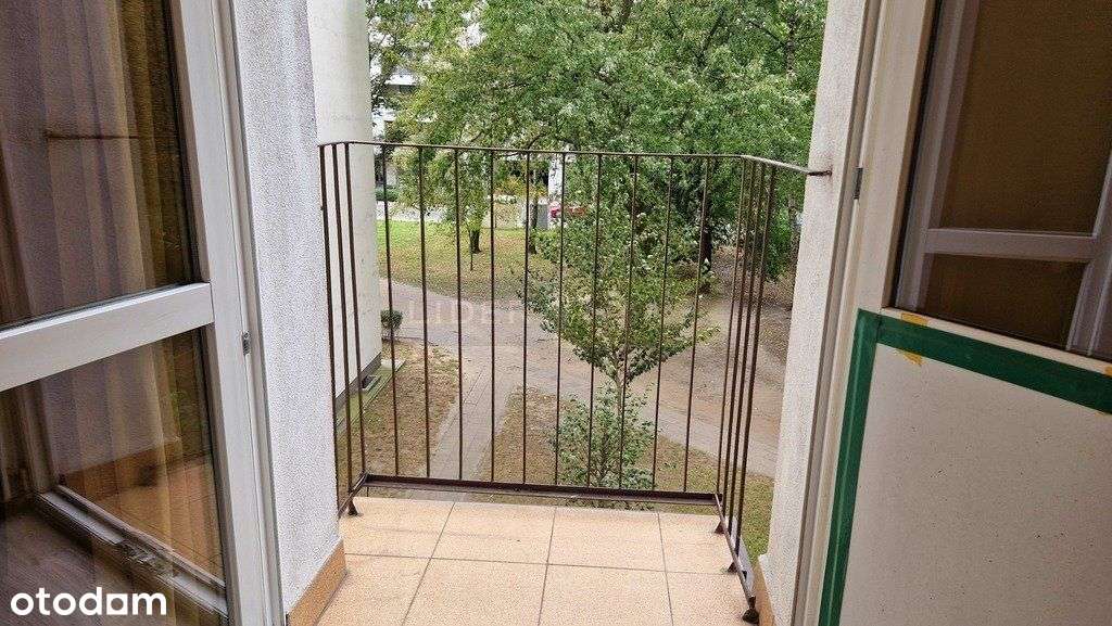 Klimatyczna kawalerka z widokiem na podwórze-3