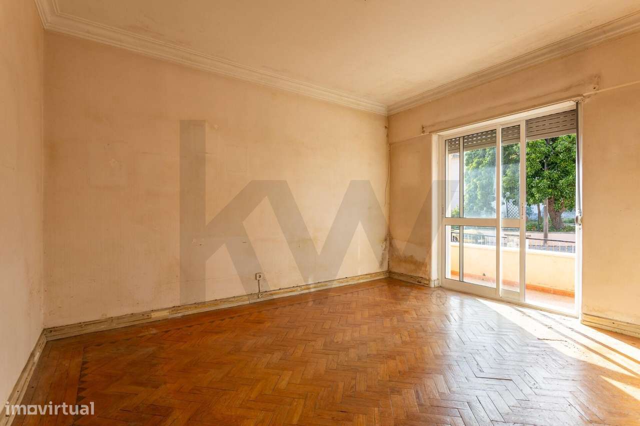 Moradia isolada para (sonhar e) remodelar | 300m2 área | Jardim à volt-7