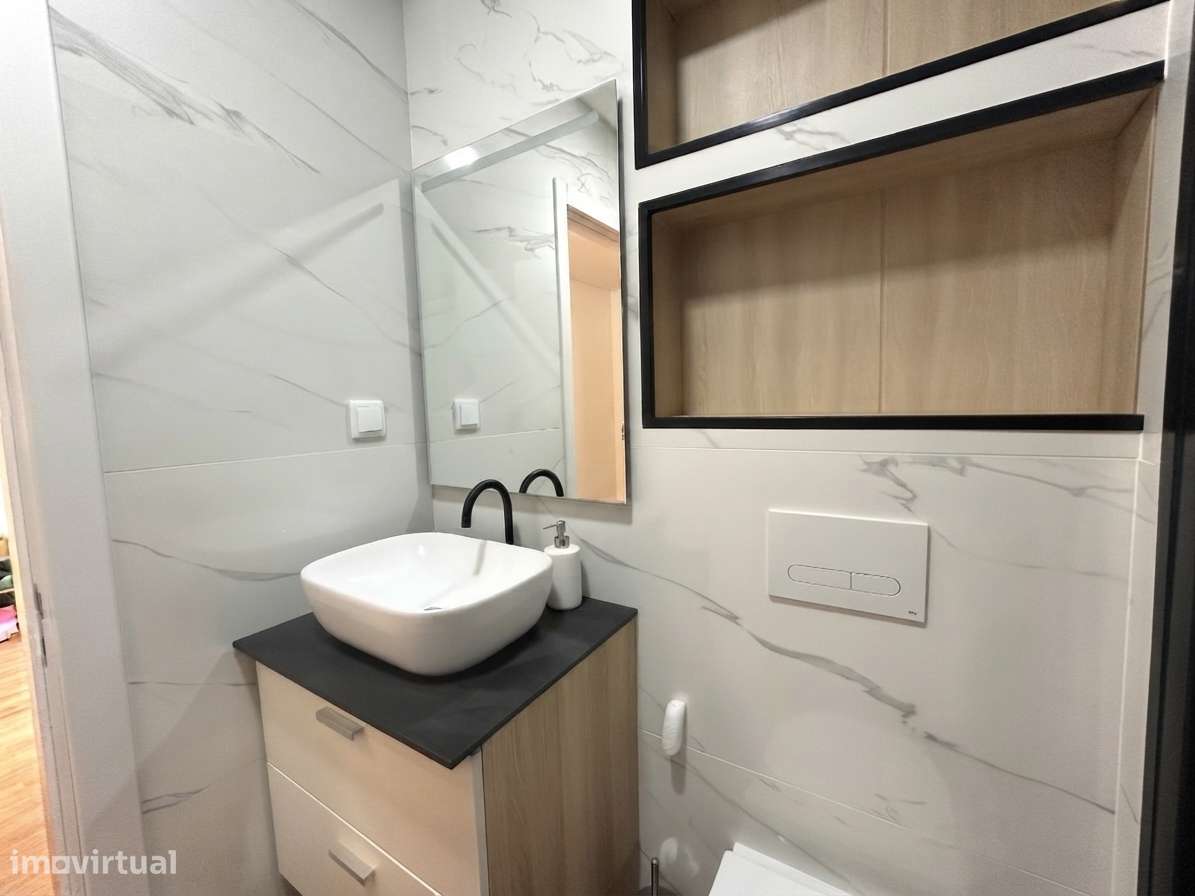 Apartamento remodelado T2 - Miratejo-26
