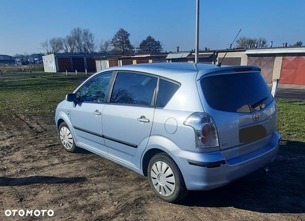 Toyota Corolla Verso - 5