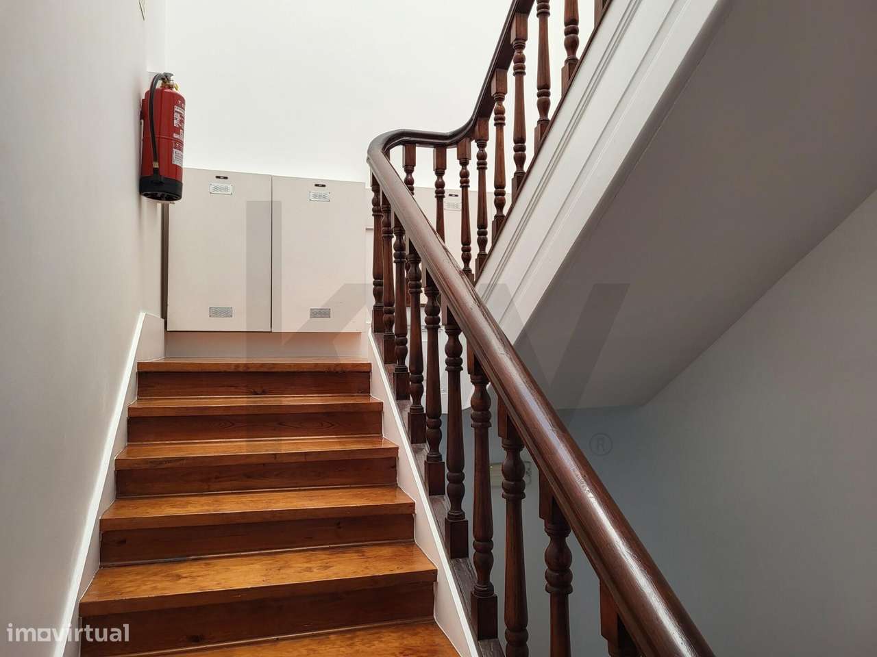 Espaçoso T2 reabilitado junto à Alameda D. Afonso Henriques, com eleva - Grande imagem: 4/31