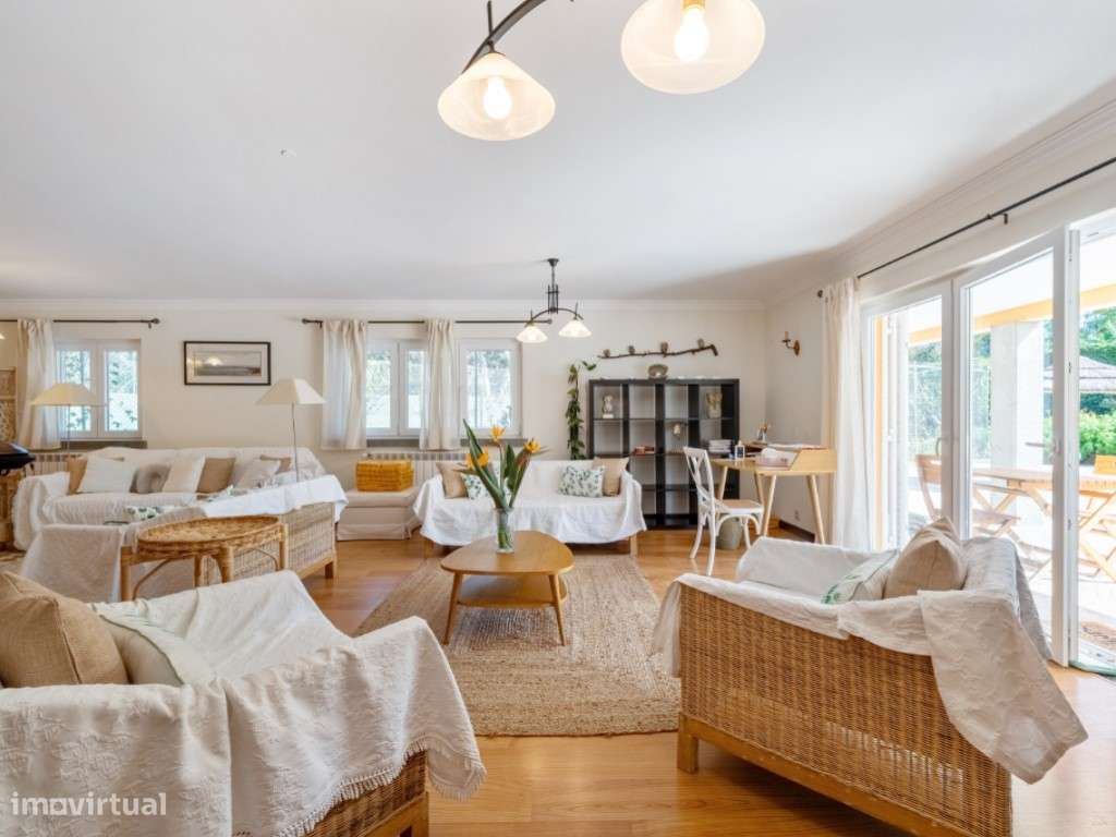 Moradia Isolada com 3 pisos, piscina, court de ténis-28