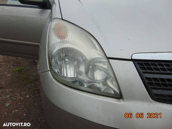 Far Toyota Corolla Verso 2002-2004 faruri stanga dreapta dezmembrez - 3