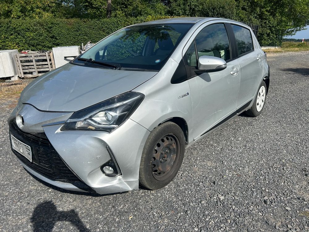 Toyota Yaris III (2011-2019) Hybrid 100 Dynamic EU6 2019