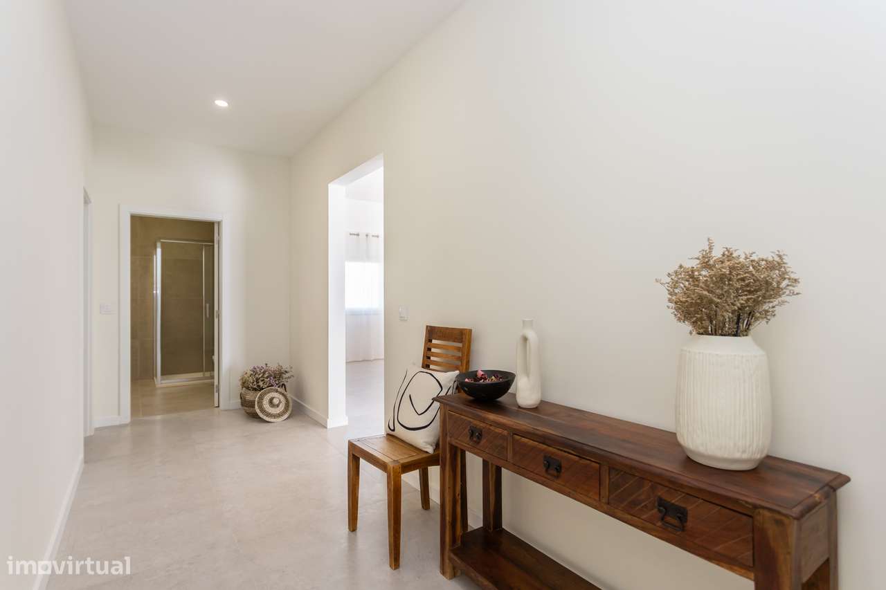 Fantástica moradia isolada T4 em Fernão Ferro-16