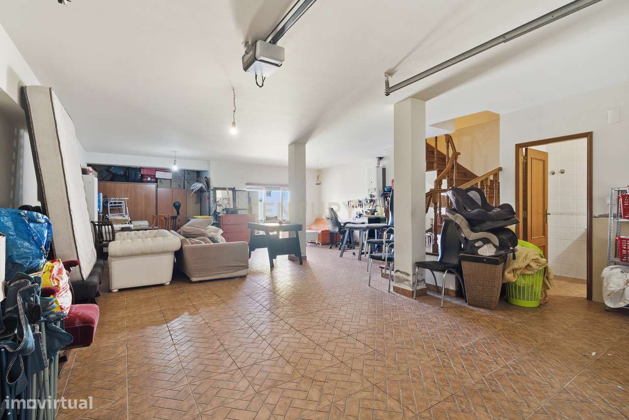 Moradia T3 com piscina e vista campo em Localização Privilegiada-33