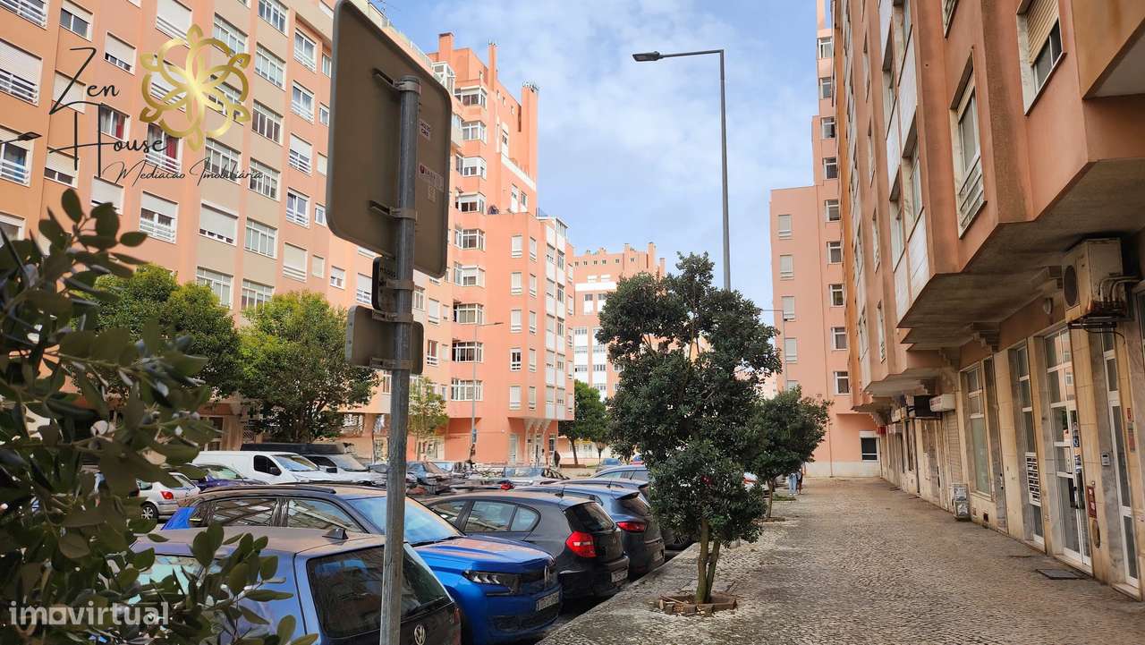 Excelente Apartamento T2 em Avenida de Fitares Rinchoa Sintra - Grande imagem: 2/13