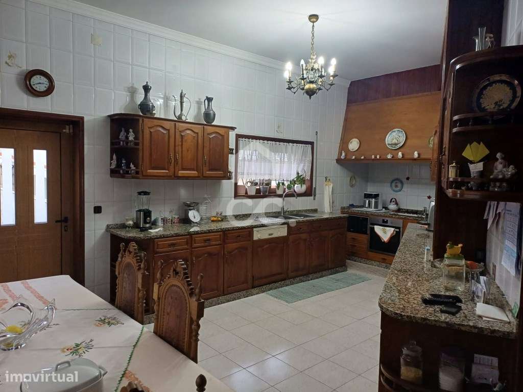 Moradia Bi-familiar T5+T2 em Palmeira, Santo Tirso-27