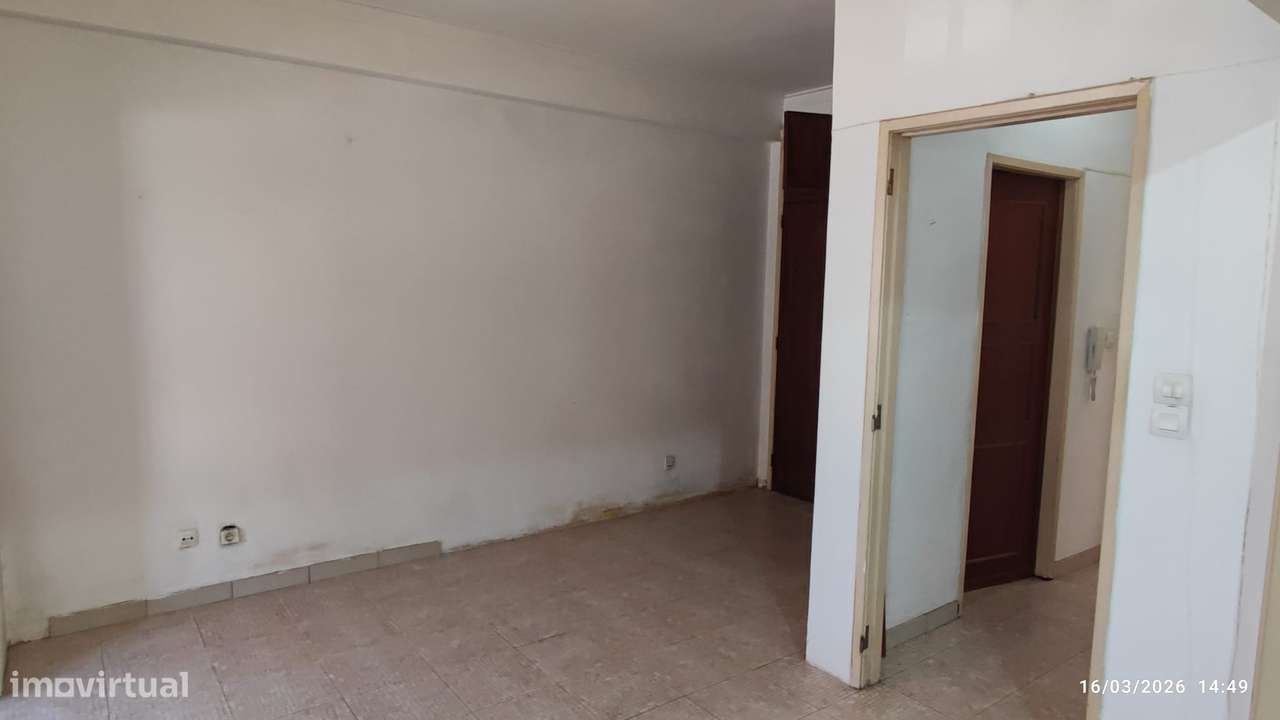 Apartamento T0 para investimento em Linda a Velha - Grande imagem: 3/24