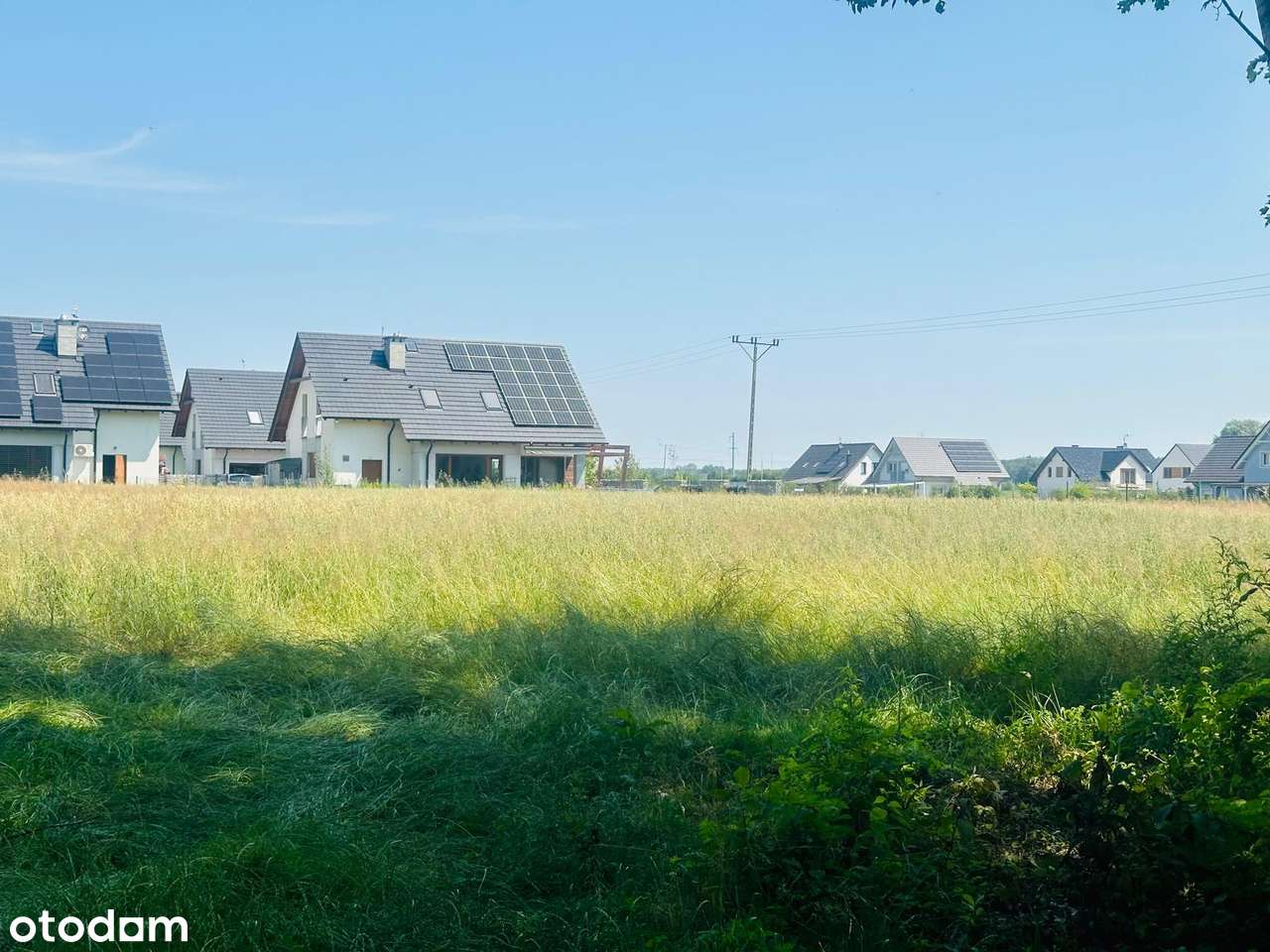 działka budowlana  z mediami pod lasem-5