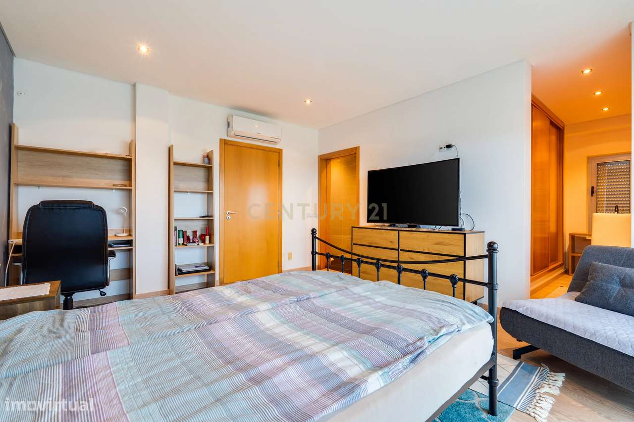 Moradia isolada moderna T3 com cave de 90 m2 em Mexilhoeira Grande, Po-16