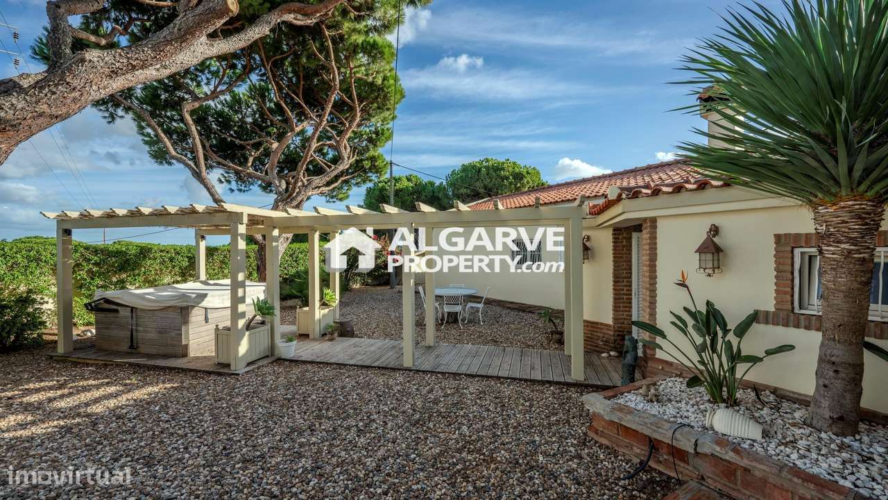 Moradia V4 térrea perto da praia entre Vilamoura e Vale do Lobo-19