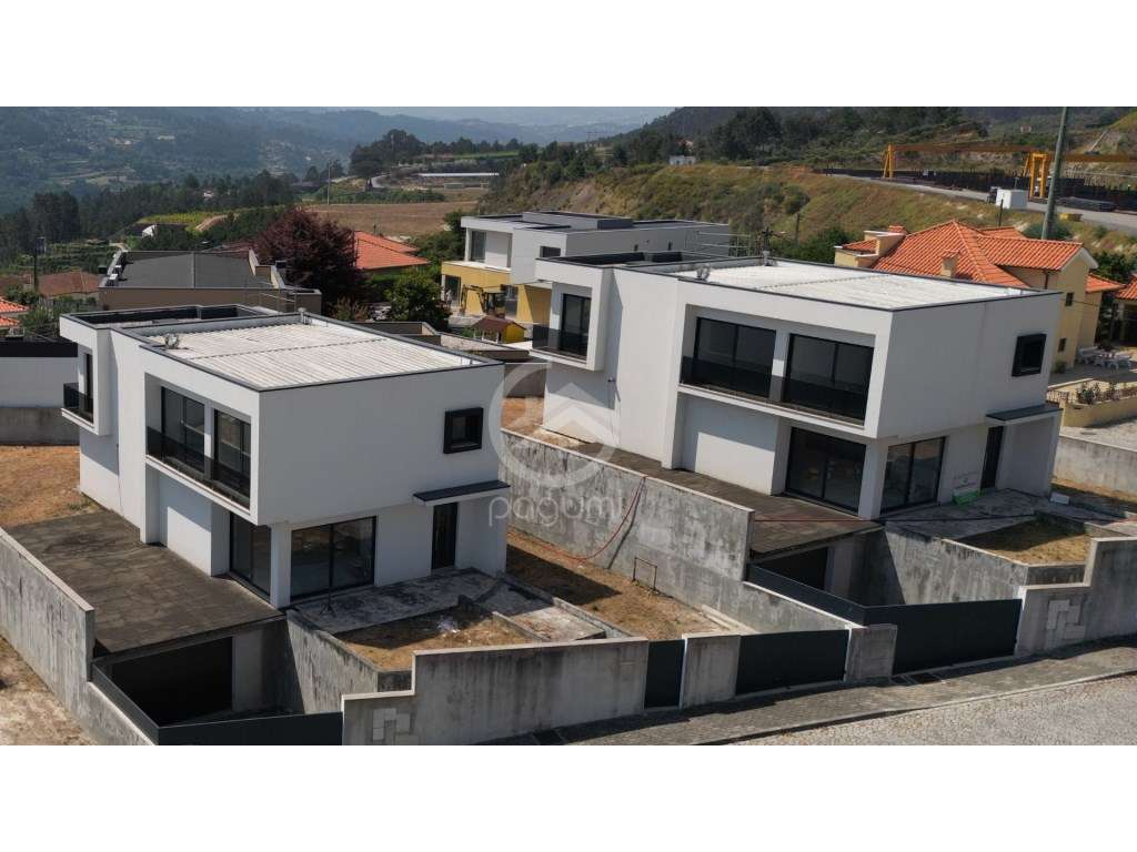 Moradia T3 Amarante com Vista Panorâmica-9