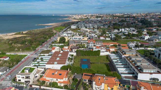 Moradia T3, com 2 suítes e 2 terraços, em condomínio fechado na Praia-12
