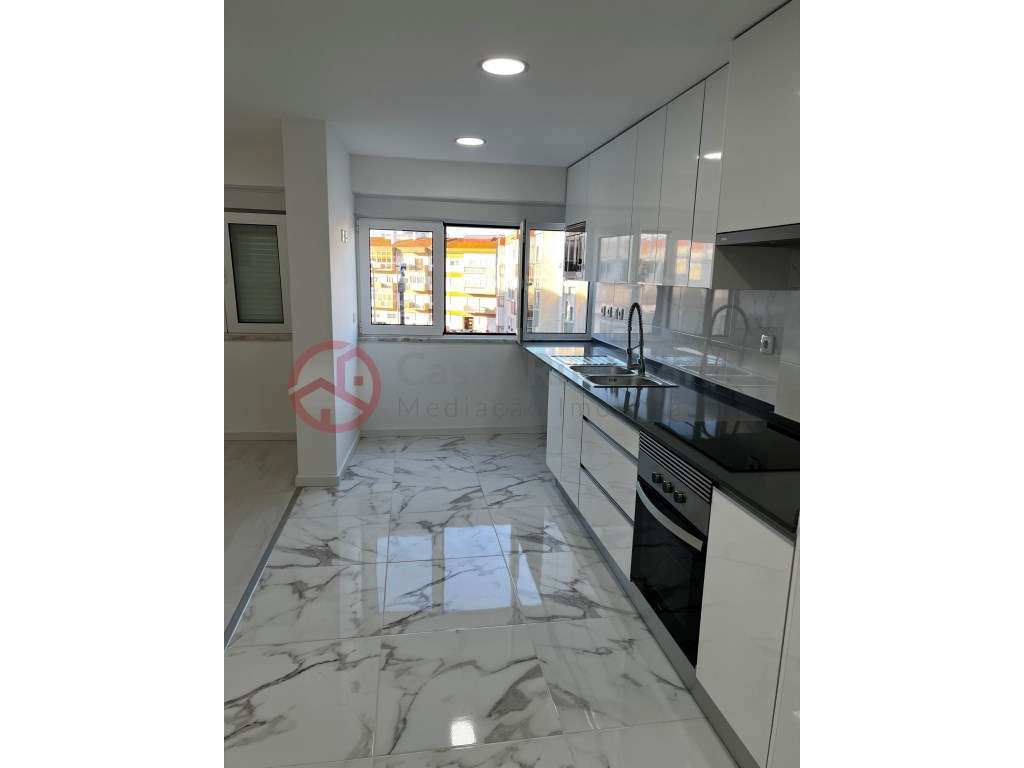 Excelente T2 com Garagem Box - Grande imagem: 5/53